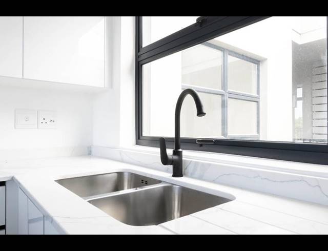 2 BEDROOM PROPERTY TO RENT IN SANDTON CENTRAL